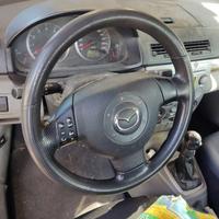 Volante MAZDA 2 del 2004