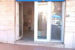 Locale commerciale Piazza Gianturco