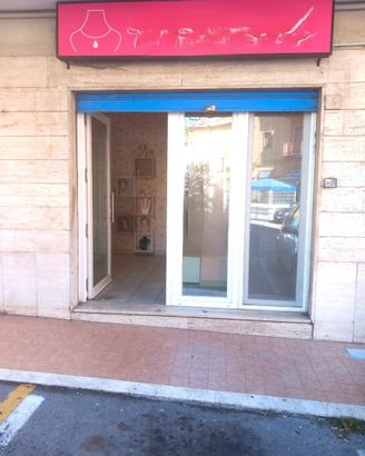 Locale commerciale Piazza Gianturco