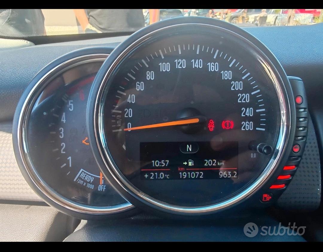 Mini Cooper One D 2014 photo 5