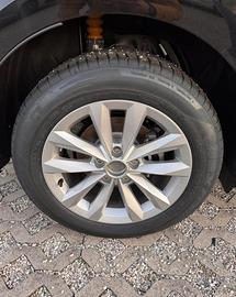 Pneumatici estivi + cerchi  originali Audi A3 spbk