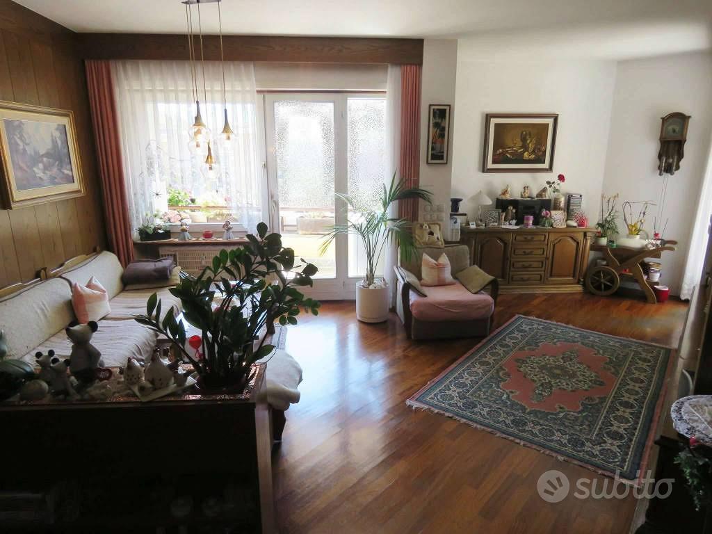 Appartamento di 154 m² con 4 locali e box auto a B