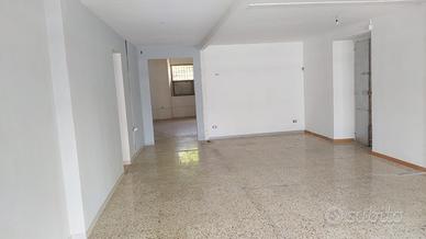 Locale commerciale 70 mq fronte strada