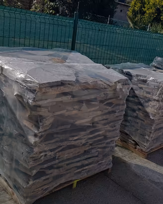 Porfido 2 bancali circa 65 mq