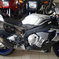 Yamaha R1 M