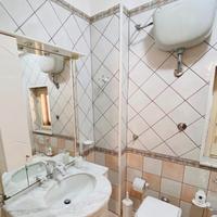 Bagno ,sanitari .
