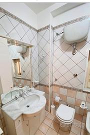 Bagno ,sanitari .