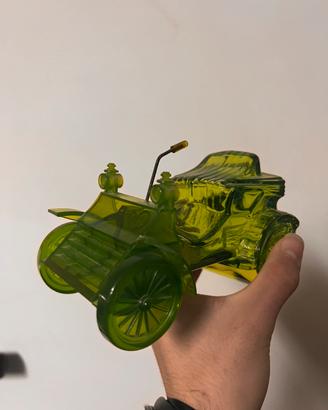 Auto vintage AVON 1900 in vetro dopobarba