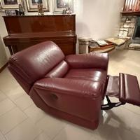 Due poltrone con meccanismo elettrico