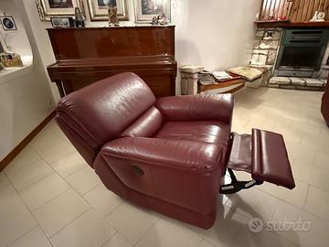 Due poltrone con meccanismo elettrico