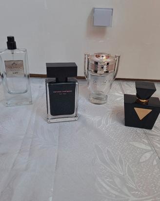 Bottiglie vuote profumi