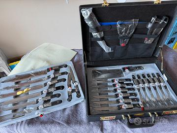 Set coltelli nuovi in valigetta