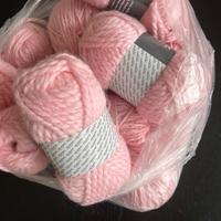 Lana per lavoro a maglia rosa