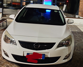 Opel Astra J SW gpl