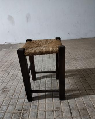 Sgabello artigianale in legno e paglia