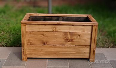 Fioriere per esterno , su misura 