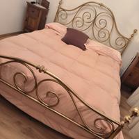 letto  testata con pediera in ottone 