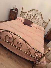 letto  testata con pediera in ottone 