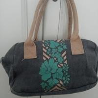 pochette e borsa piccola in jeans 