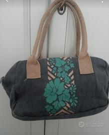 pochette e borsa piccola in jeans 
