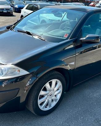 Renault Megane Mégane C-C 1.9 dCi/130CV Dynamique