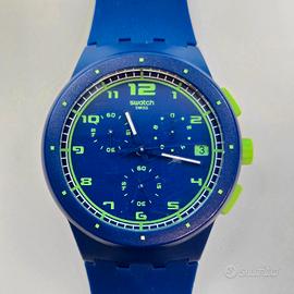 Swatch cronografo blu con dettagli verde fluo 
