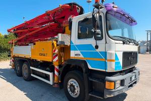 MAN 33 362 DF con pompa per cls Cifa 35m