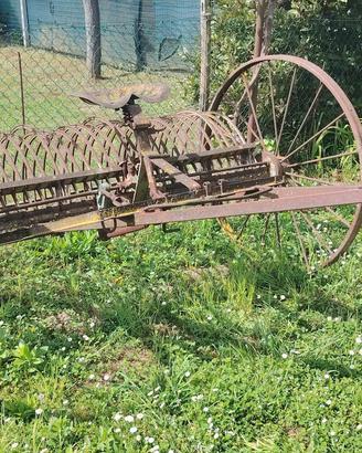 Antico attrezzo agricolo – Rastrello vintage