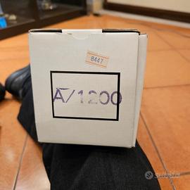 treppiede  Tripod Yoko