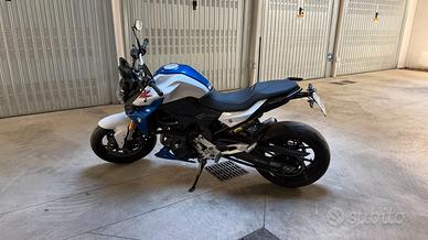 BMW F 900 R Sport 09/2023 - 3100km