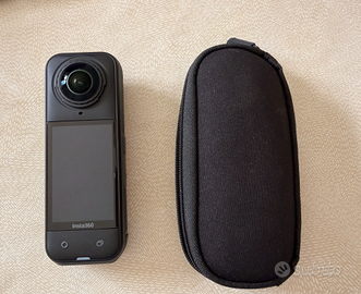 Insta360 X5 - Action Cam Impermeabile 360°