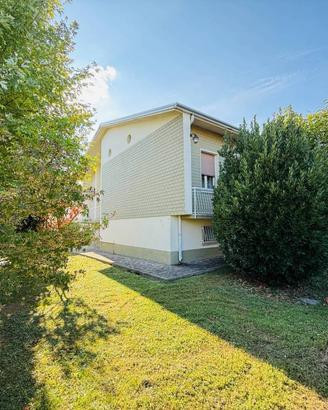 Villa di 287 m² con più di 5 locali e box auto dop