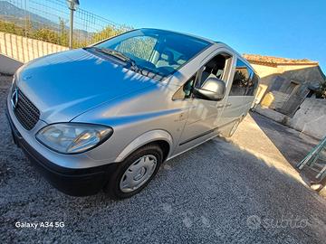 Mercedes minivan