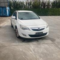 musata opel astra j paraurti cofano calandra faro