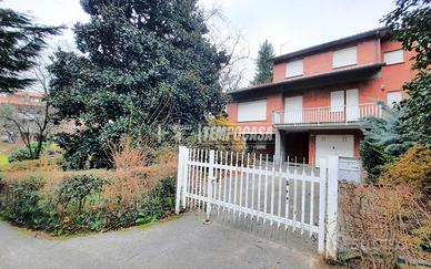 Casa indipendente a Ivrea 9 locali