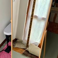 SPECCHIO IN LEGNO CON APPENDI ABITI + OMAGGIO