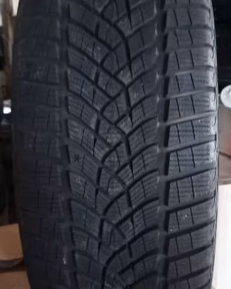 Pneumatici invernali GOODYEAR 205/40 R18