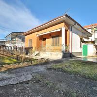 VILLA SINGOLA A LIVORNO FERRARIS