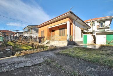 VILLA SINGOLA A LIVORNO FERRARIS