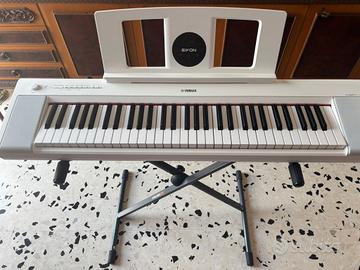 tastiera Yamaha np-15 white con supporto 