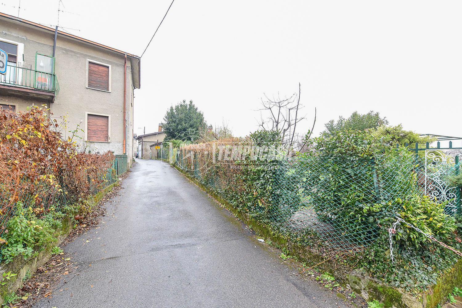 TERRENO EDIFICABILE DI 1070MQ!! A ERBA!!! - Vista 4