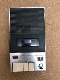 SANYO M-88 CASSETTE RECORDER VINTAGE – NON TESTATO