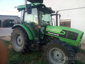 Trattore agricolo