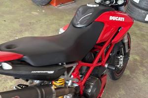 Ducati hypermotard 796