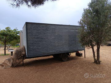 Rimorchio trainabile su ruote,uso box / magazzino
