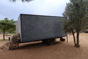 Rimorchio trainabile su ruote,uso box / magazzino