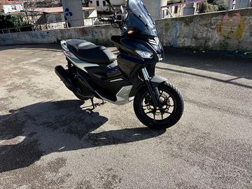 Aprilia sr gt 200