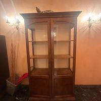 Armadio a muro con ante + mobile legno con cassett