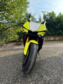 Yamaha r1
