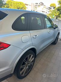 Porsche cayenne 3.0 diesel motore nuovo approved